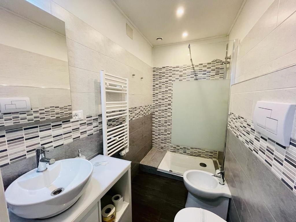 Appunti Di Viaggio Guesthouse La Spezia Bagian luar foto