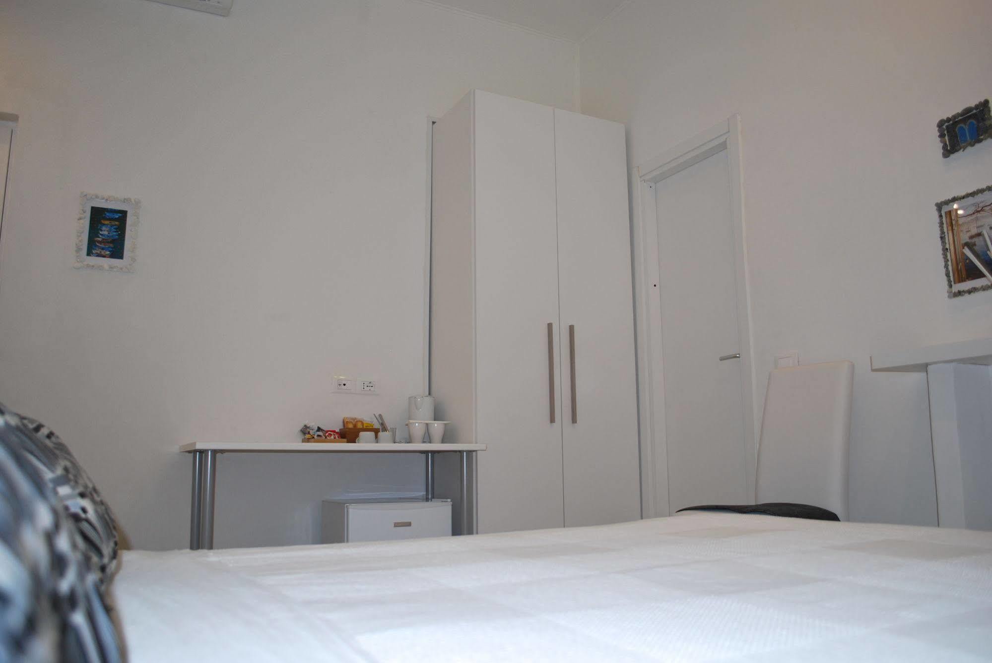 Appunti Di Viaggio Guesthouse La Spezia Bagian luar foto